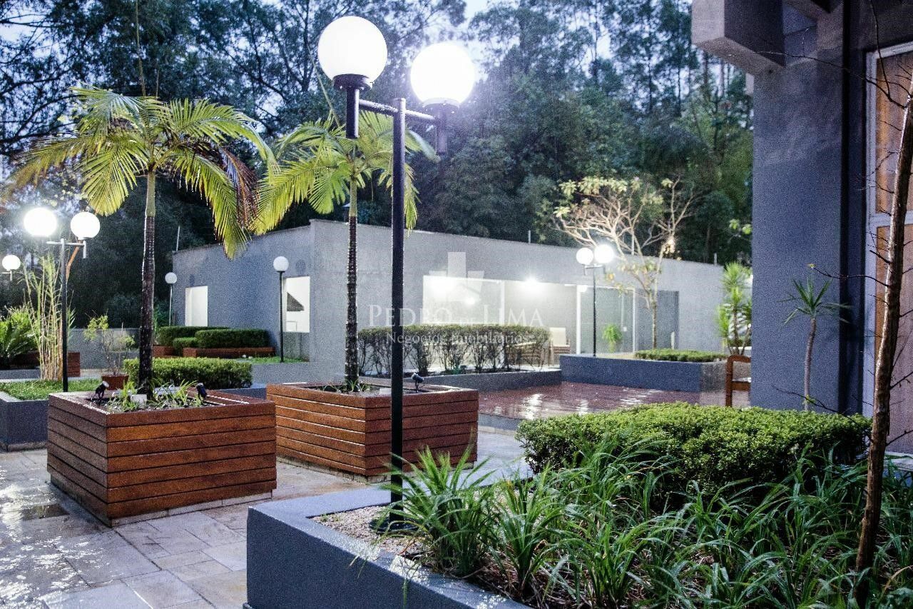 Loft Duplex de 86m² no Morumbi com móveis planejados. Condomínio Urban Loft
