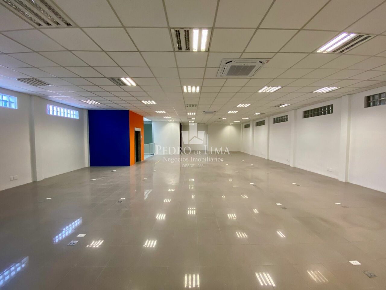 Prédio Comercial com 4 andares e 20 vagas Bairro Maranhão SP
