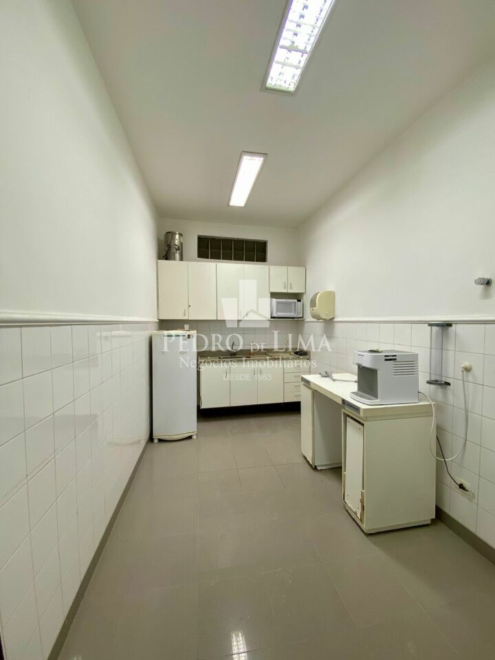 Prédio Comercial com 4 andares e 20 vagas Bairro Maranhão SP