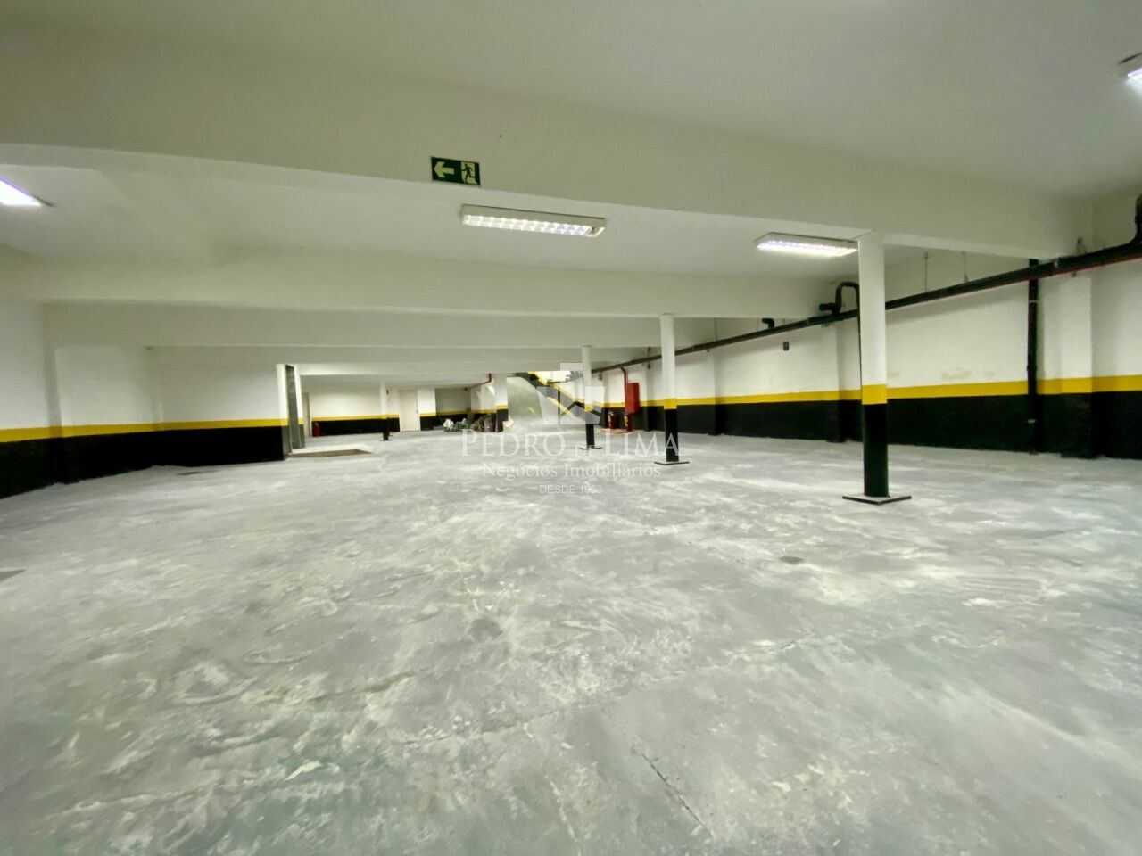 Prédio Comercial com 4 andares e 20 vagas Bairro Maranhão SP