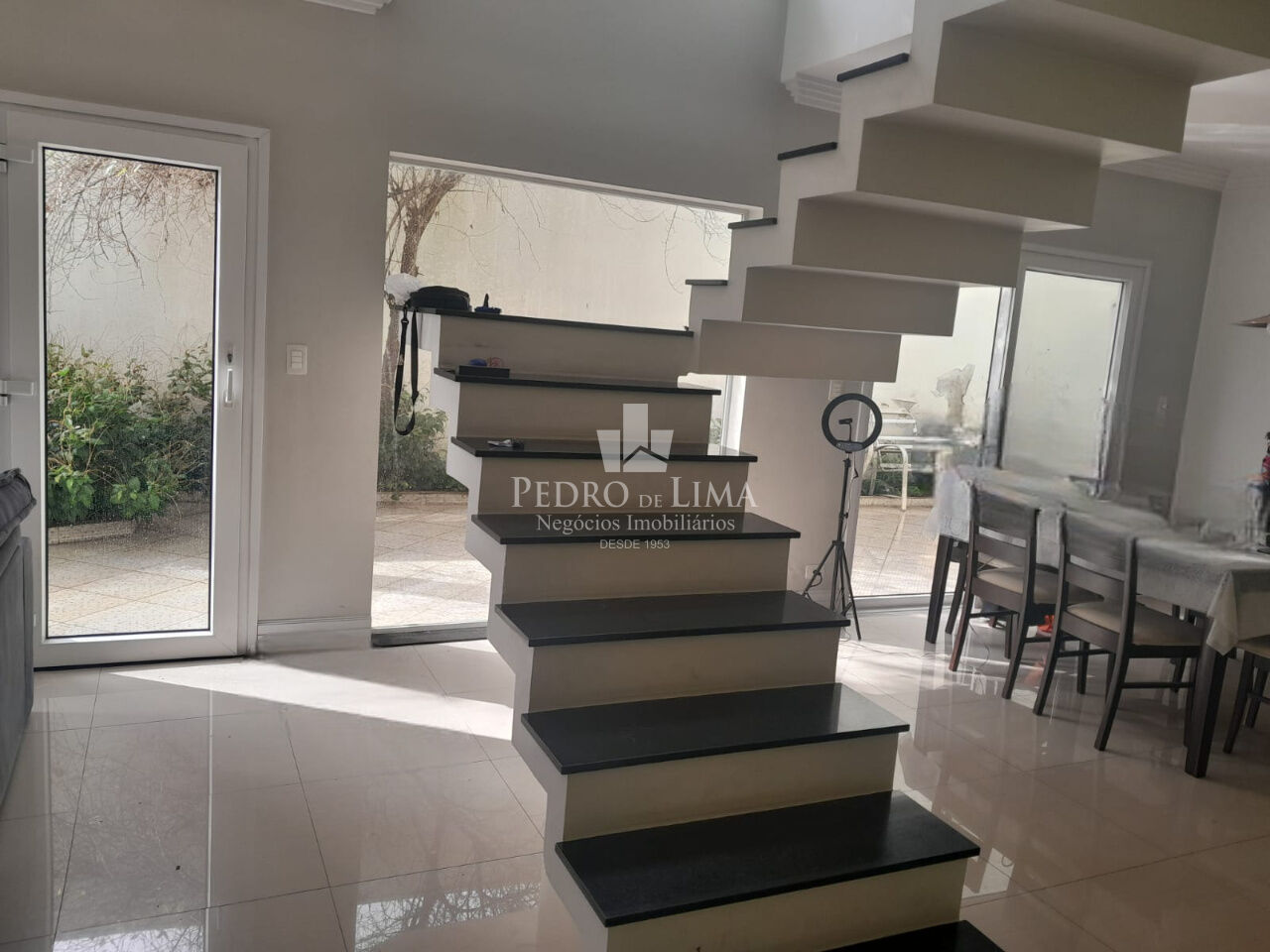 imagem do imovel Sobrado Vila Carrao , 6 dormitorios ,3 suites e 5 vagas de garagem  ref: TP28587