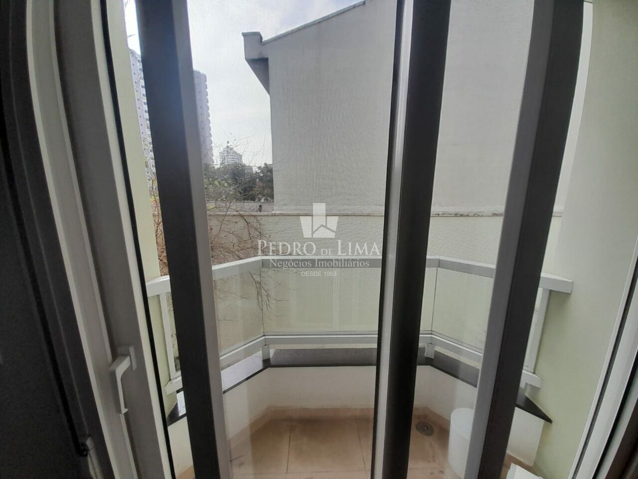 Sobrado Vila Carrao , 6 dormitorios ,3 suites e 5 vagas de garagem 
