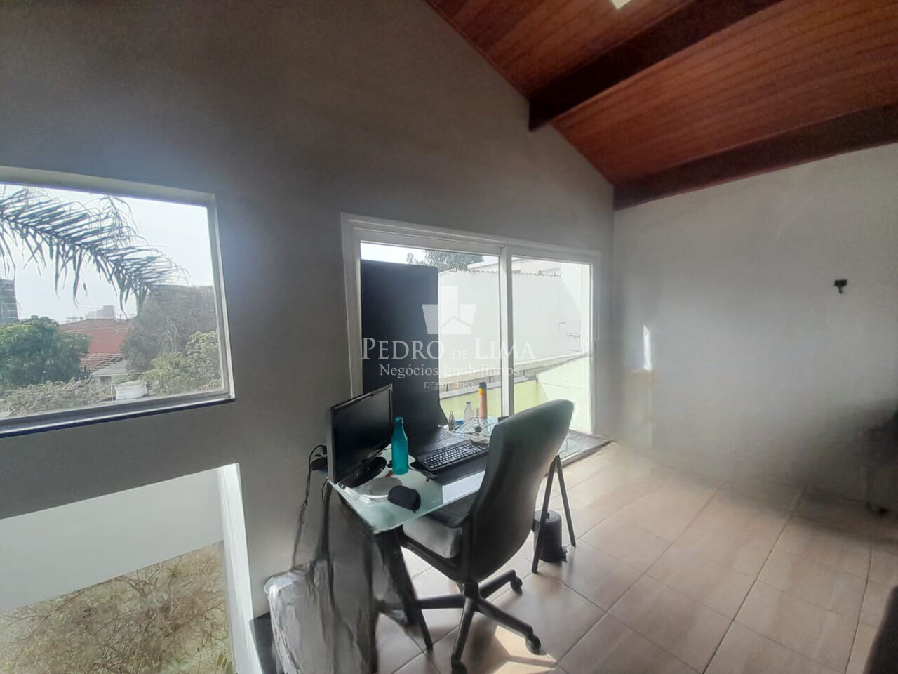 Sobrado Vila Carrao , 6 dormitorios ,3 suites e 5 vagas de garagem 