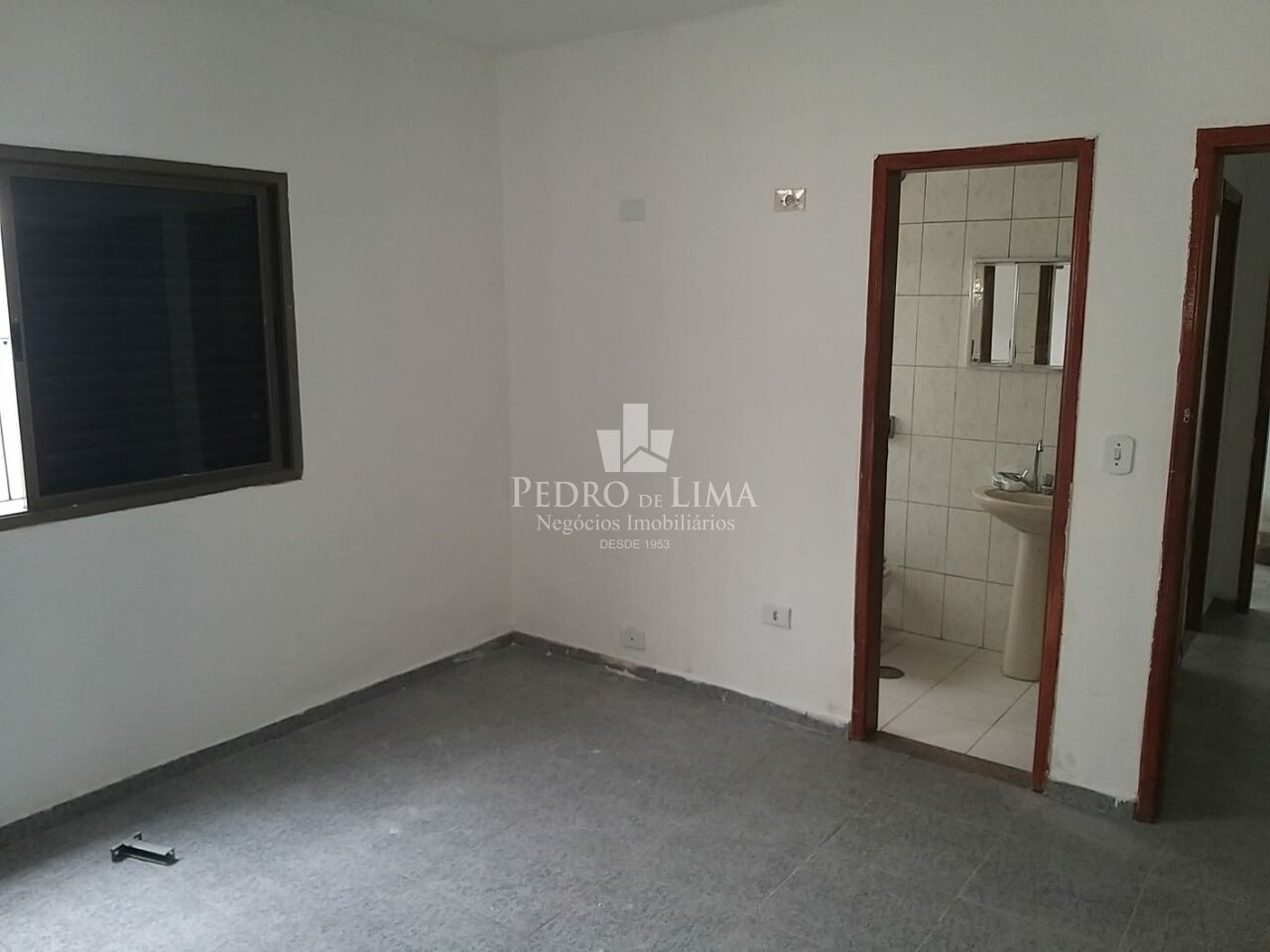 Sobrado com 3 quartos, sendo 1 suíte, no Carrão