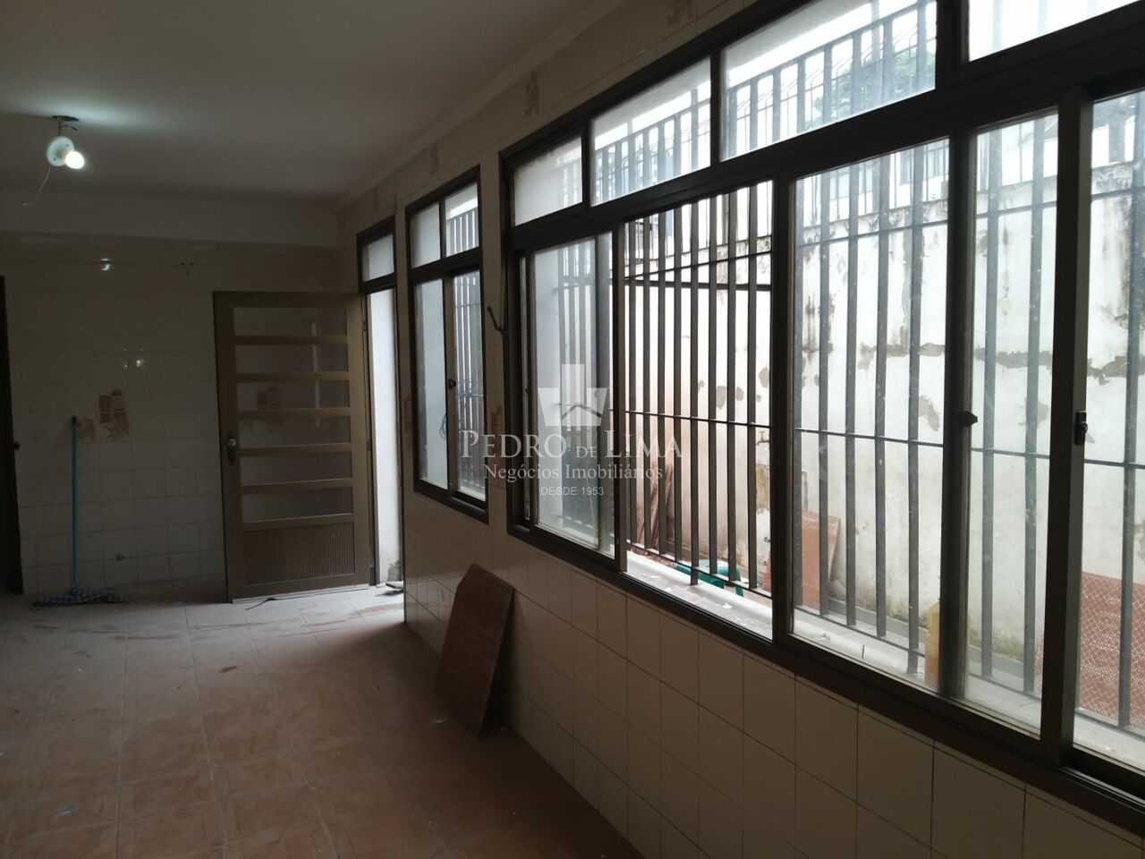 Sobrado com 3 quartos, sendo 1 suíte, no Carrão