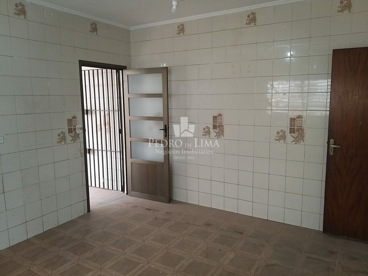 Sobrado com 3 quartos, sendo 1 suíte, no Carrão