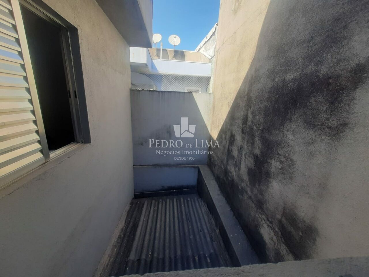 Salão Comercial e 2 casas assobradada com 1 quarto cada - Sapopemba