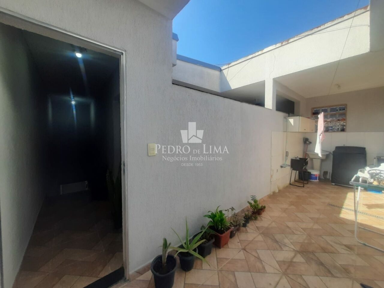 Salão Comercial e 2 casas assobradada com 1 quarto cada - Sapopemba