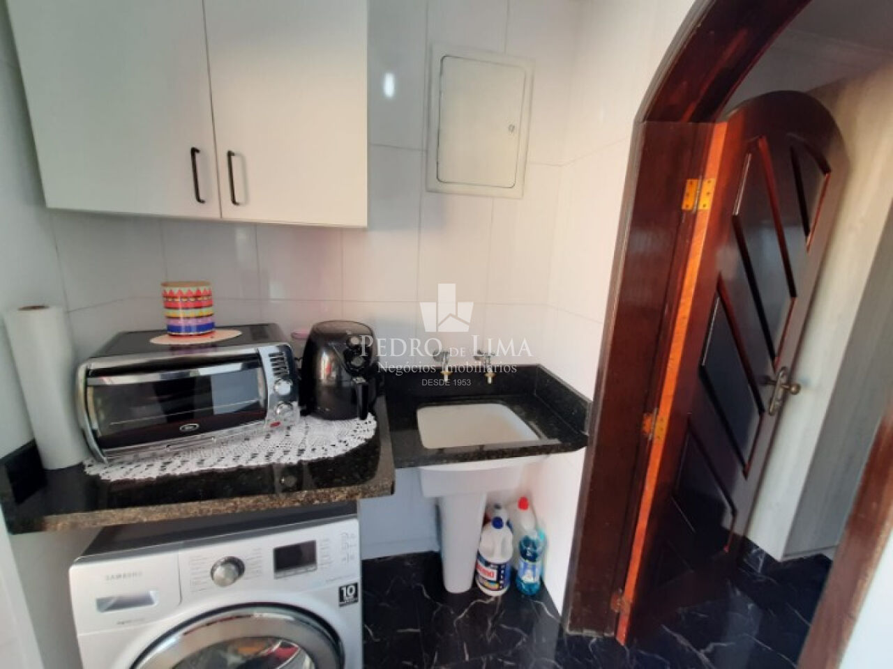 Casa de 4 quartos, 1 suíte, 8 vagas, Salão comercial em Vila Ema
