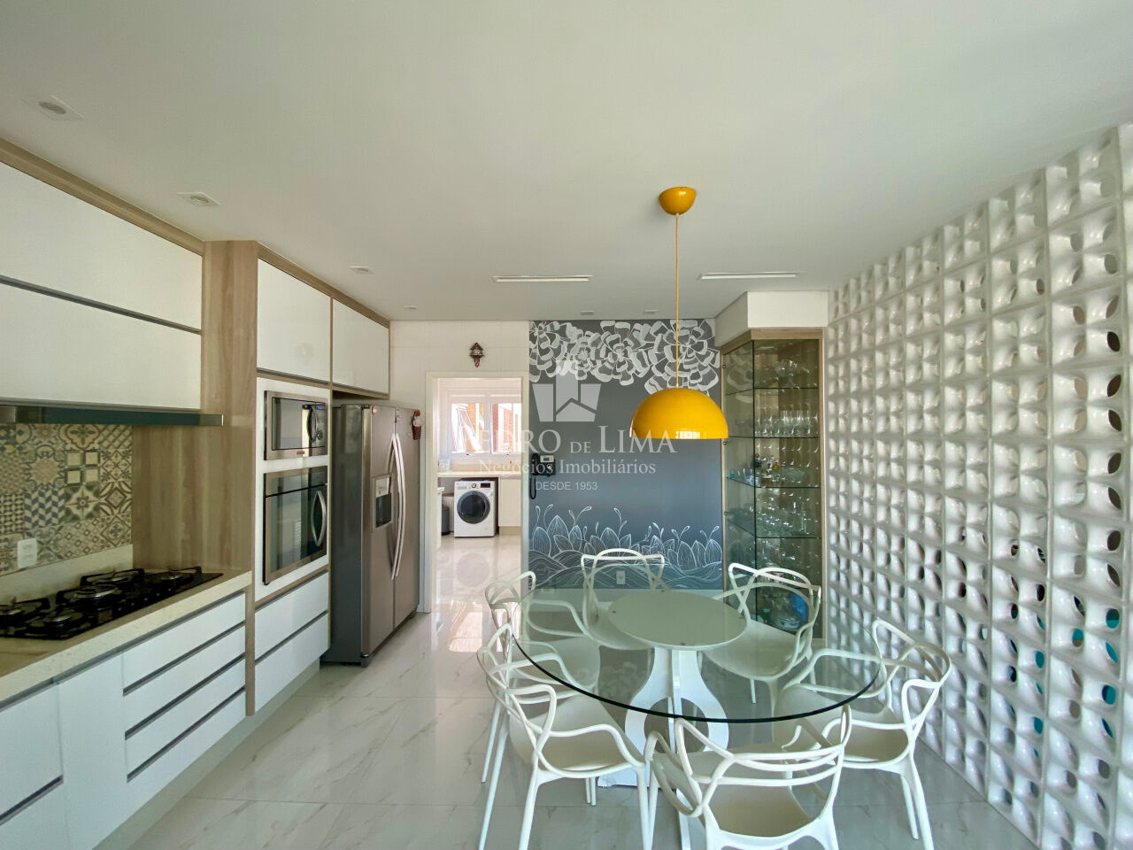 Apartamento 4 quartos  sendo 2 suítes e 4 vagas - Condomínio Maria Montessiori