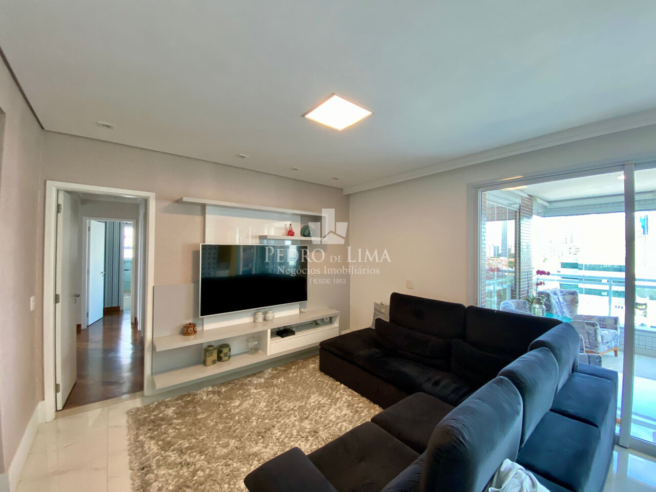 Apartamento 4 quartos  sendo 2 suítes e 4 vagas - Condomínio Maria Montessiori
