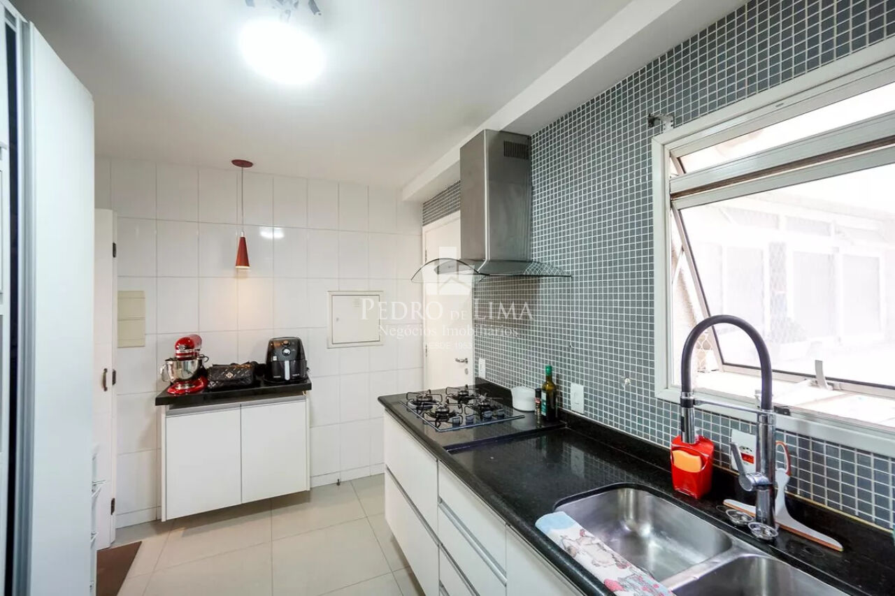 Apartamento no Tatuapé com 95m², 3 quartos com suíte, 2 vagas, varanda gourmet. Condomínio Change