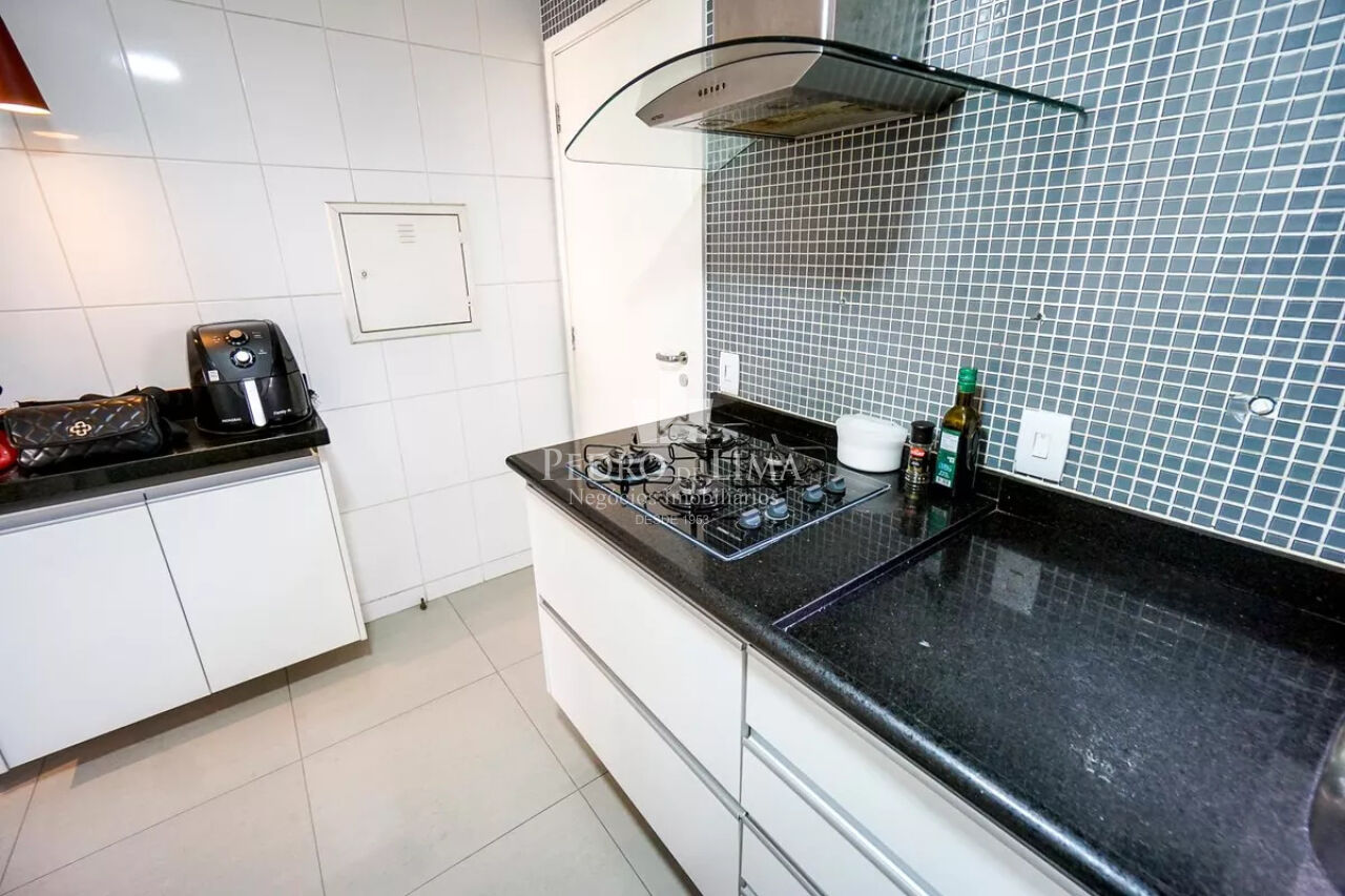 Apartamento no Tatuapé com 95m², 3 quartos com suíte, 2 vagas, varanda gourmet. Condomínio Change