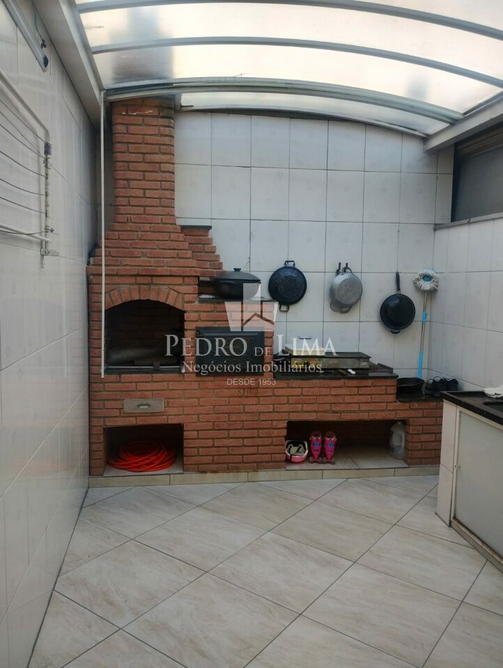 Sobrado com 3 dormitórios, escritório, espaço gourmet e mobiliado no Jardim Hercília