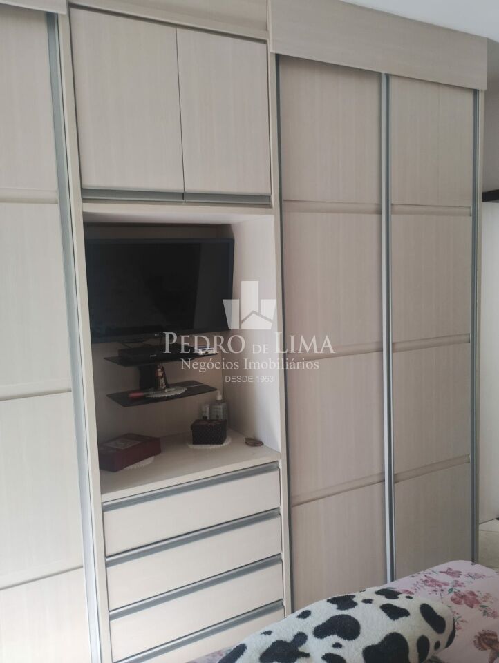 Sobrado com 3 dormitórios, escritório, espaço gourmet e mobiliado no Jardim Hercília