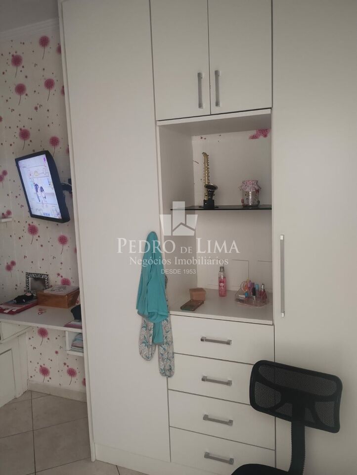 Sobrado com 3 dormitórios, escritório, espaço gourmet e mobiliado no Jardim Hercília