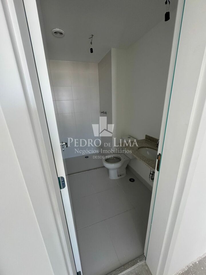 Condomínio Home Resort Penha 3 quartos sendo 1 suíte, 3 banheiros. 2 vagas de garagem