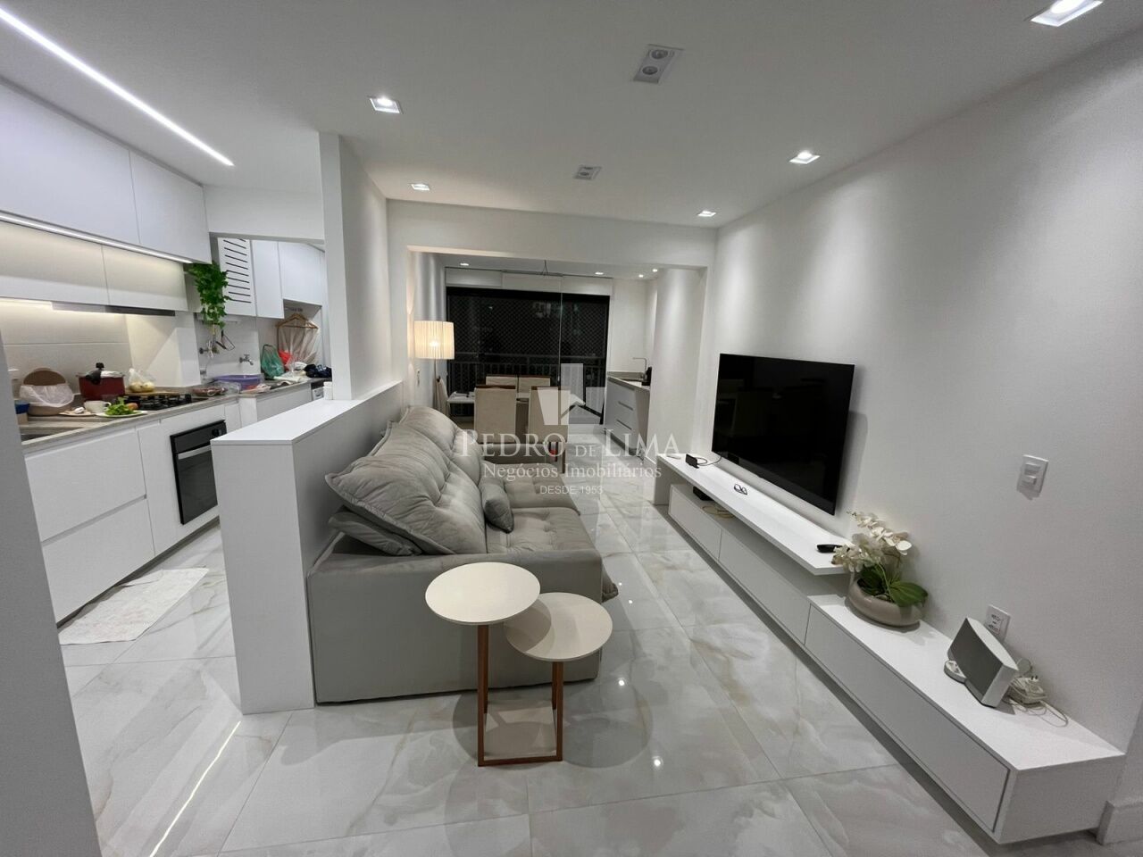 Apartamento 2 dormitórios, 2 suítes, 1 vaga, Novo! Mobiliado!