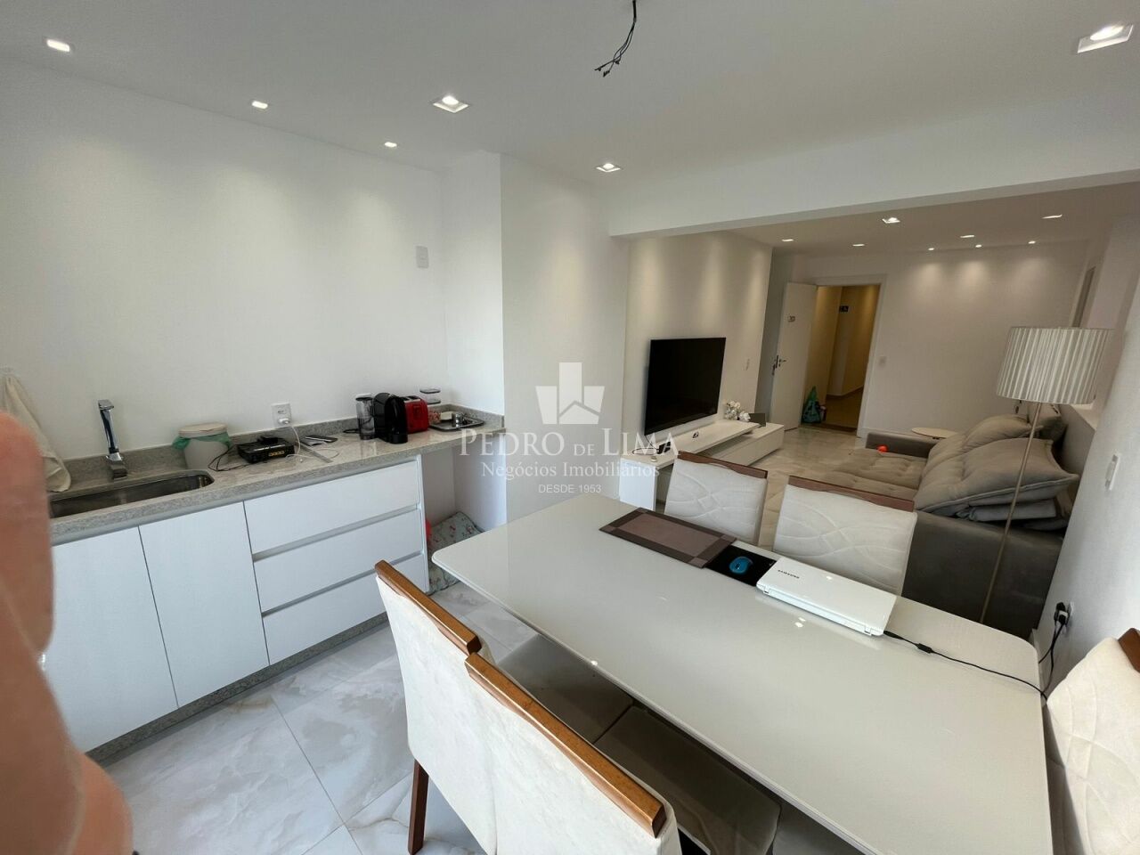 Apartamento 2 dormitórios, 2 suítes, 1 vaga, Novo! Mobiliado!