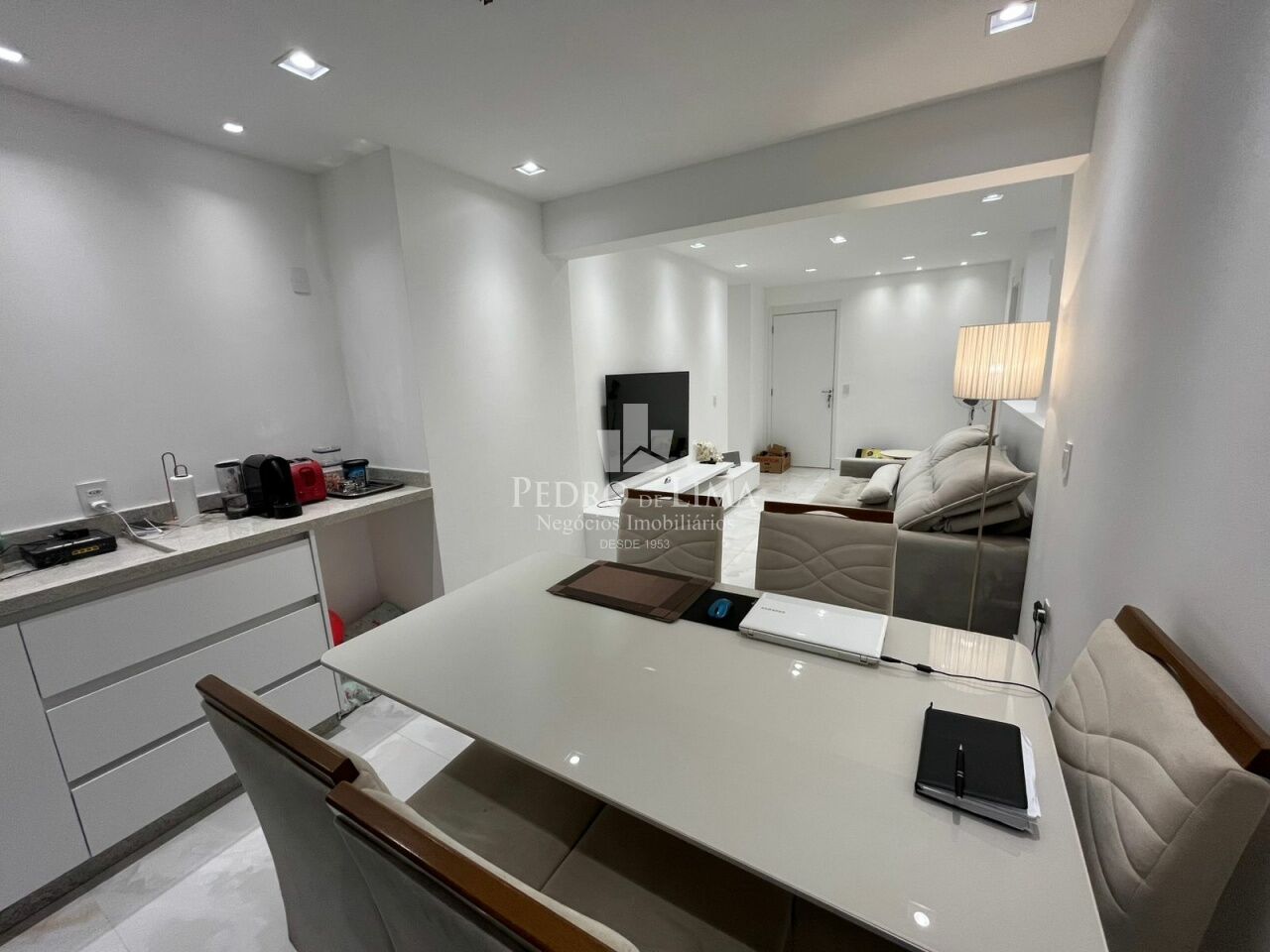 Apartamento 2 dormitórios, 2 suítes, 1 vaga, Novo! Mobiliado!