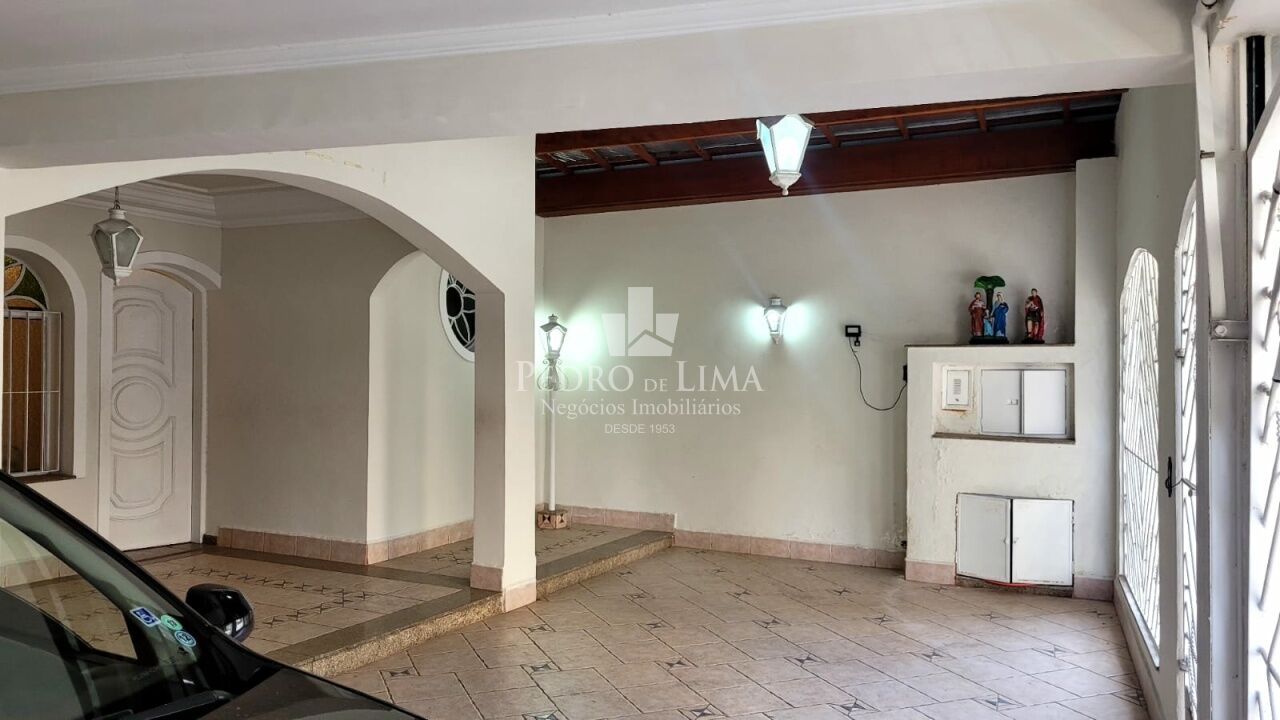 imagem do imovel Sobrado Frontal, contendo 5 vagas, 3 suítes com armários, 2 suítes com sacadas, 3 salas, piscina. ref: TP28836