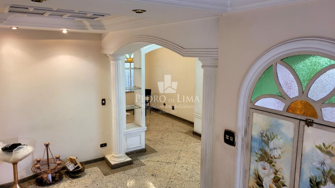 imagem do imovel Sobrado Frontal, contendo 5 vagas, 3 suítes com armários, 2 suítes com sacadas, 3 salas, piscina. ref: TP28836
