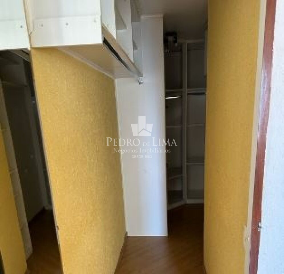 Apartamento 2 Dormitórios, 1 suíte, 1 vaga, na Regente Feijó. Condomínio Vale das Palmas