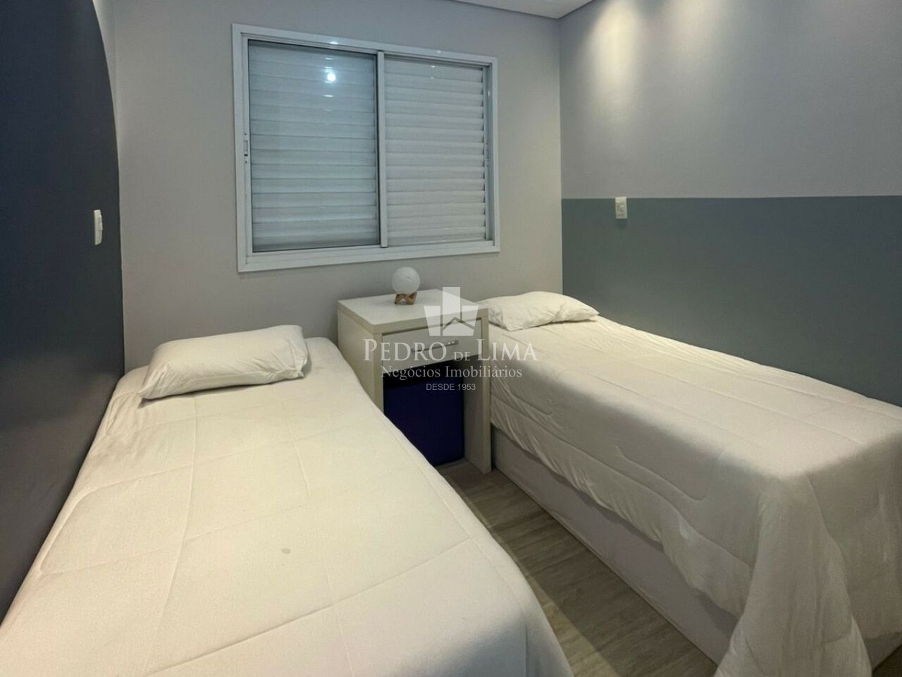 Condomínio Edifício Club Tuiuti 93m², ampla sala, 3 quartos, sendo 1 suíte, 2 vagas de garagem