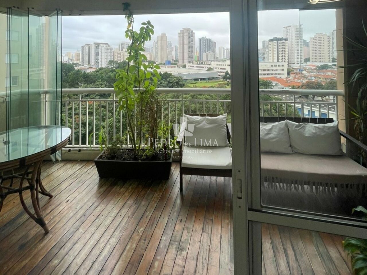 imagem do imovel Condomínio Edifício Club Tuiuti 93m², ampla sala, 3 quartos, sendo 1 suíte, 2 vagas de garagem ref: TP28880