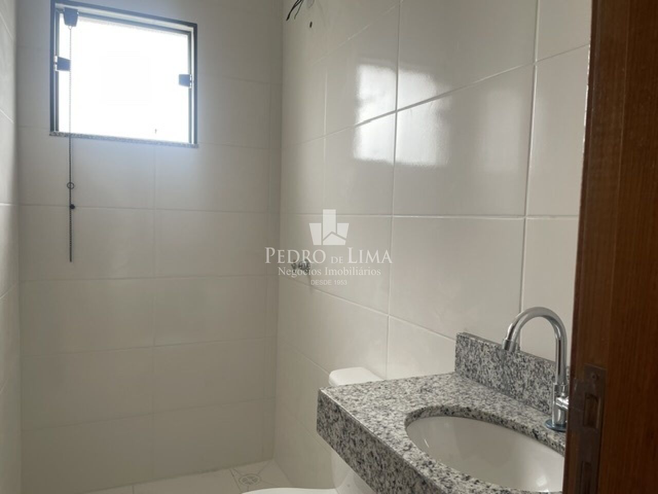 Apartamento 55m com varanda em Artur Alvim. Condomínio Flora IV.