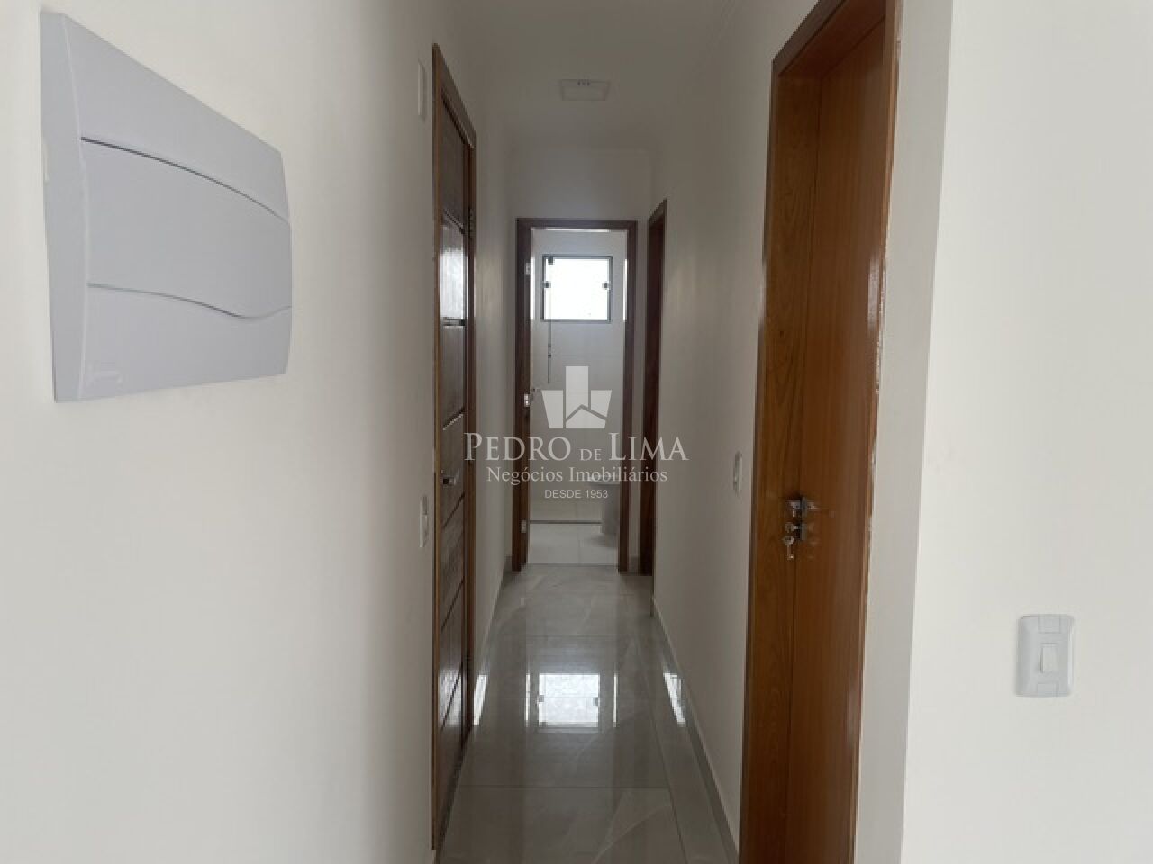 Apartamento 55m com varanda em Artur Alvim. Condomínio Flora IV.