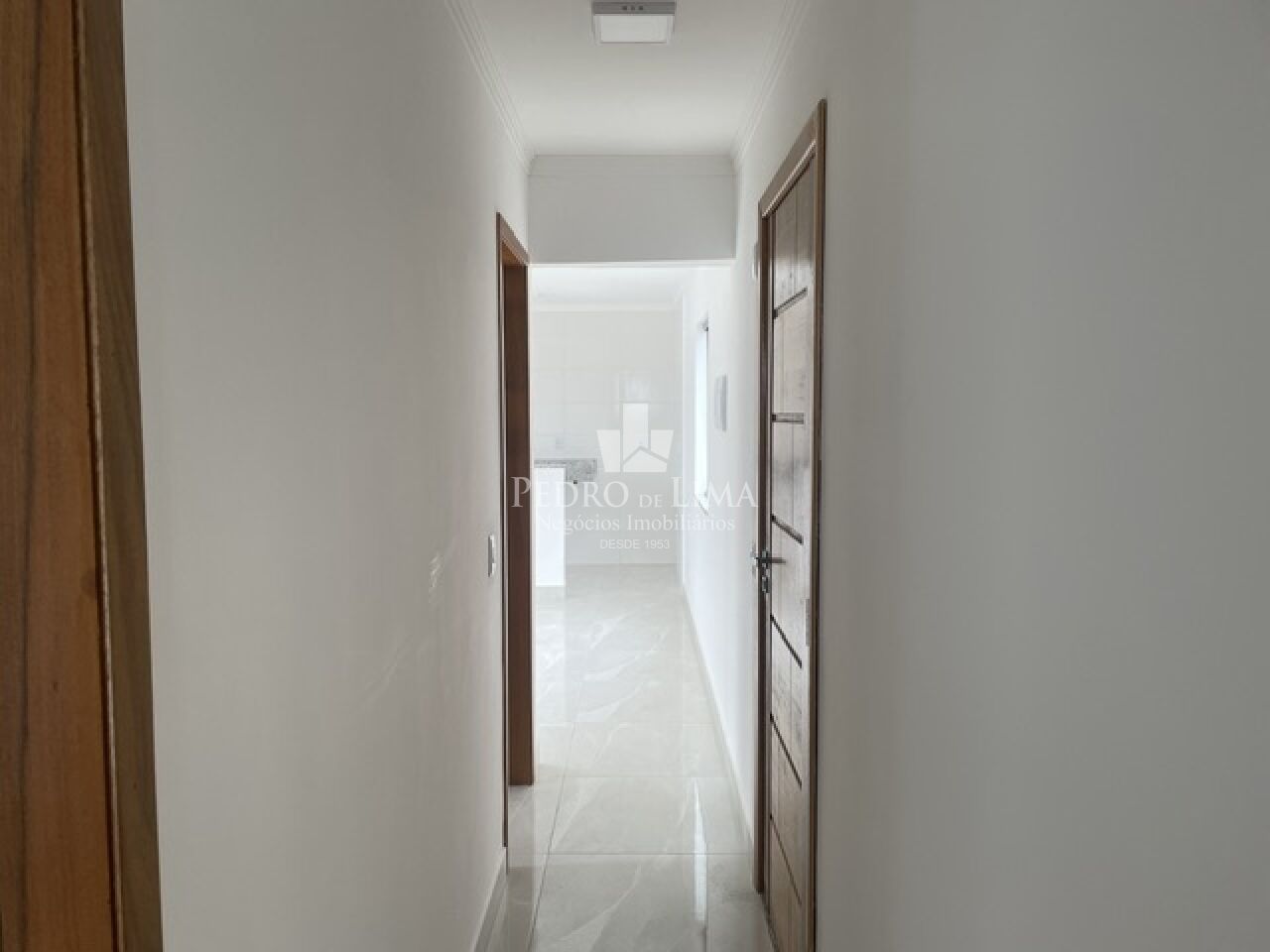 Apartamento 55m com varanda em Artur Alvim. Condomínio Flora IV.