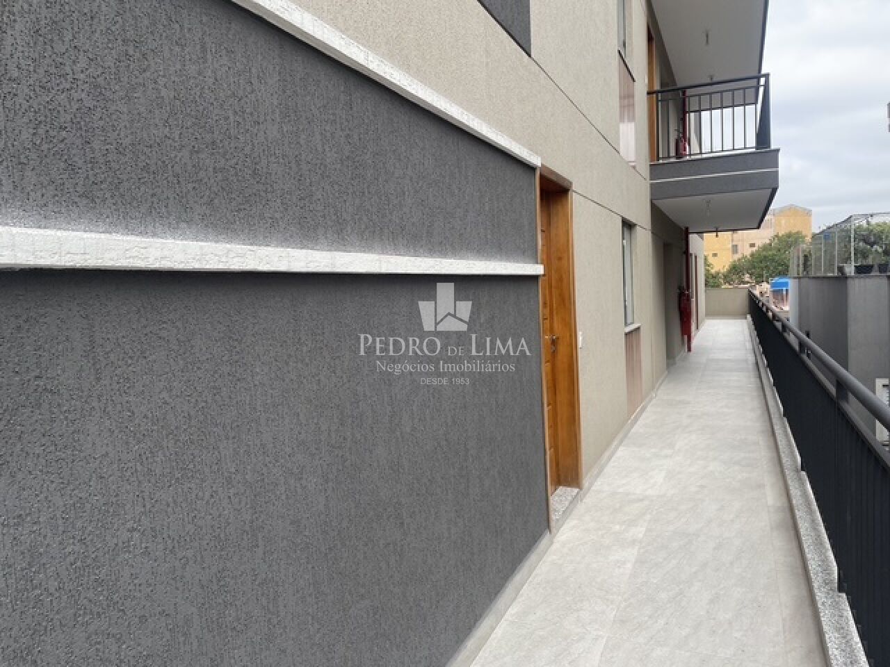 Apartamento 55m com varanda em Artur Alvim. Condomínio Flora IV.