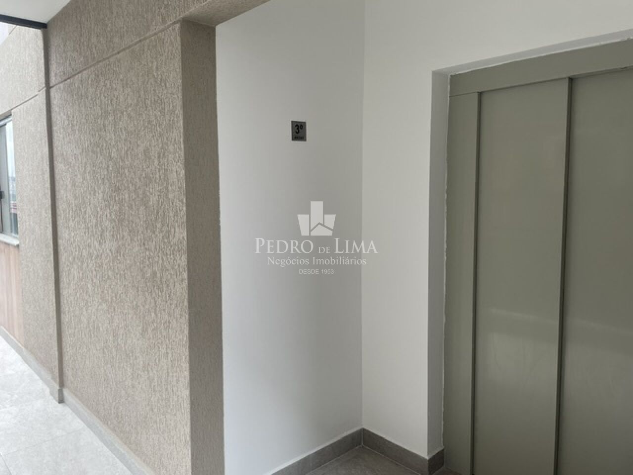 Apartamento 55m com varanda em Artur Alvim. Condomínio Flora IV.
