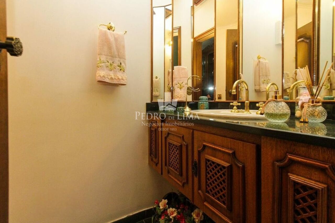 Casa com 3 quartos, 1 suíte, 5 vagas na Vila Prudente