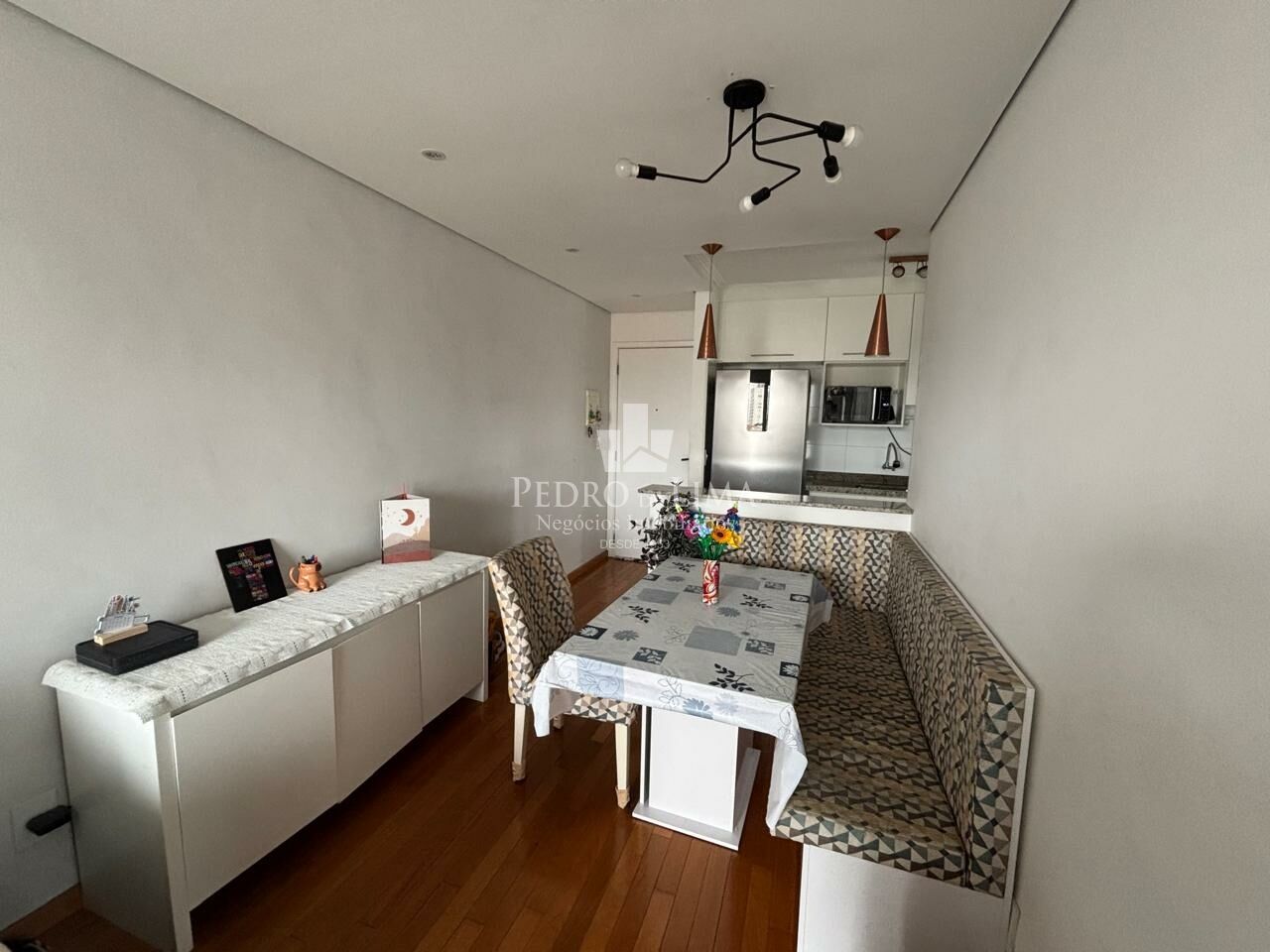 Apartamento com 2 quartos, sacada, 1 vaga fixa e livre no Tatuapé. Condomínio Sunrise