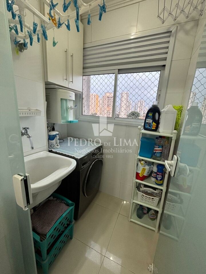 Apartamento com 2 quartos, sacada, 1 vaga fixa e livre no Tatuapé. Condomínio Sunrise