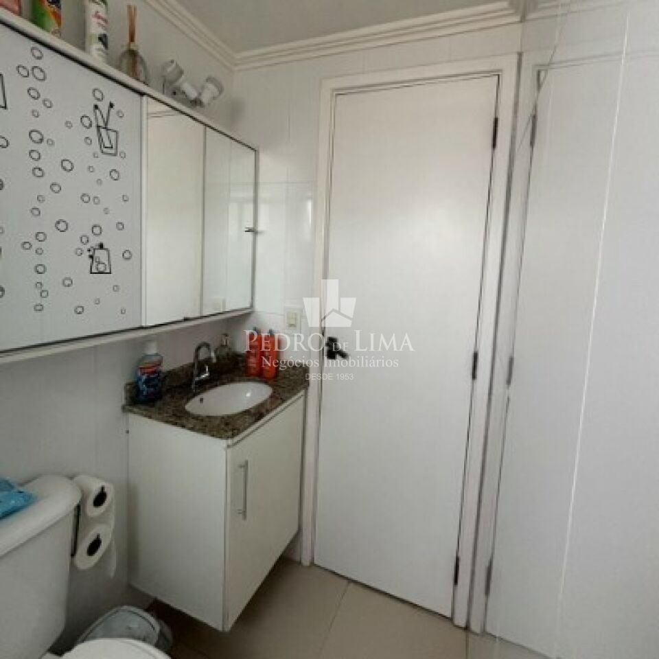 Apartamento com 2 quartos, sacada, 1 vaga fixa e livre no Tatuapé. Condomínio Sunrise