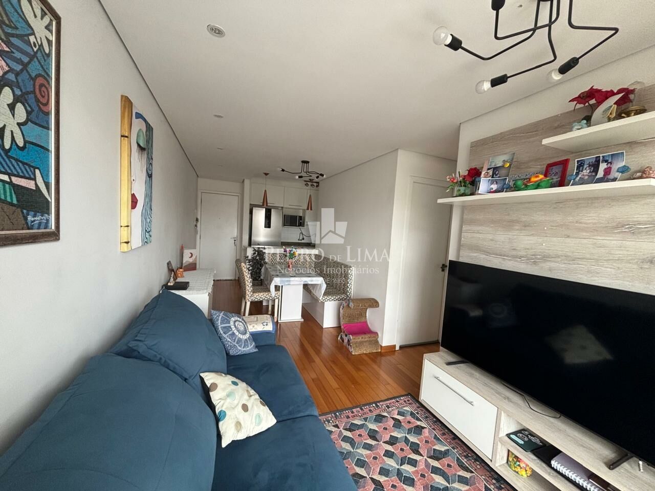 Apartamento com 2 quartos, sacada, 1 vaga fixa e livre no Tatuapé. Condomínio Sunrise