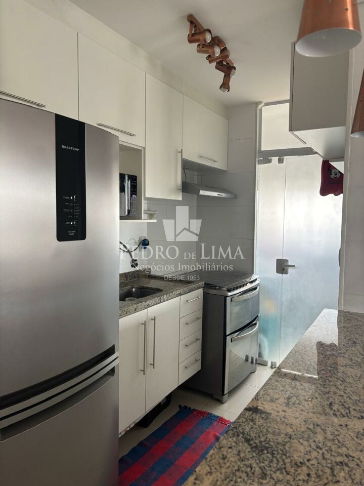 Apartamento com 2 quartos, sacada, 1 vaga fixa e livre no Tatuapé. Condomínio Sunrise