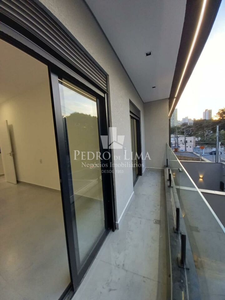 Sobrado com Espaço Gourmet 3 quartos sendo 3 suítes e 2 vagas de garagem Vila Formosa