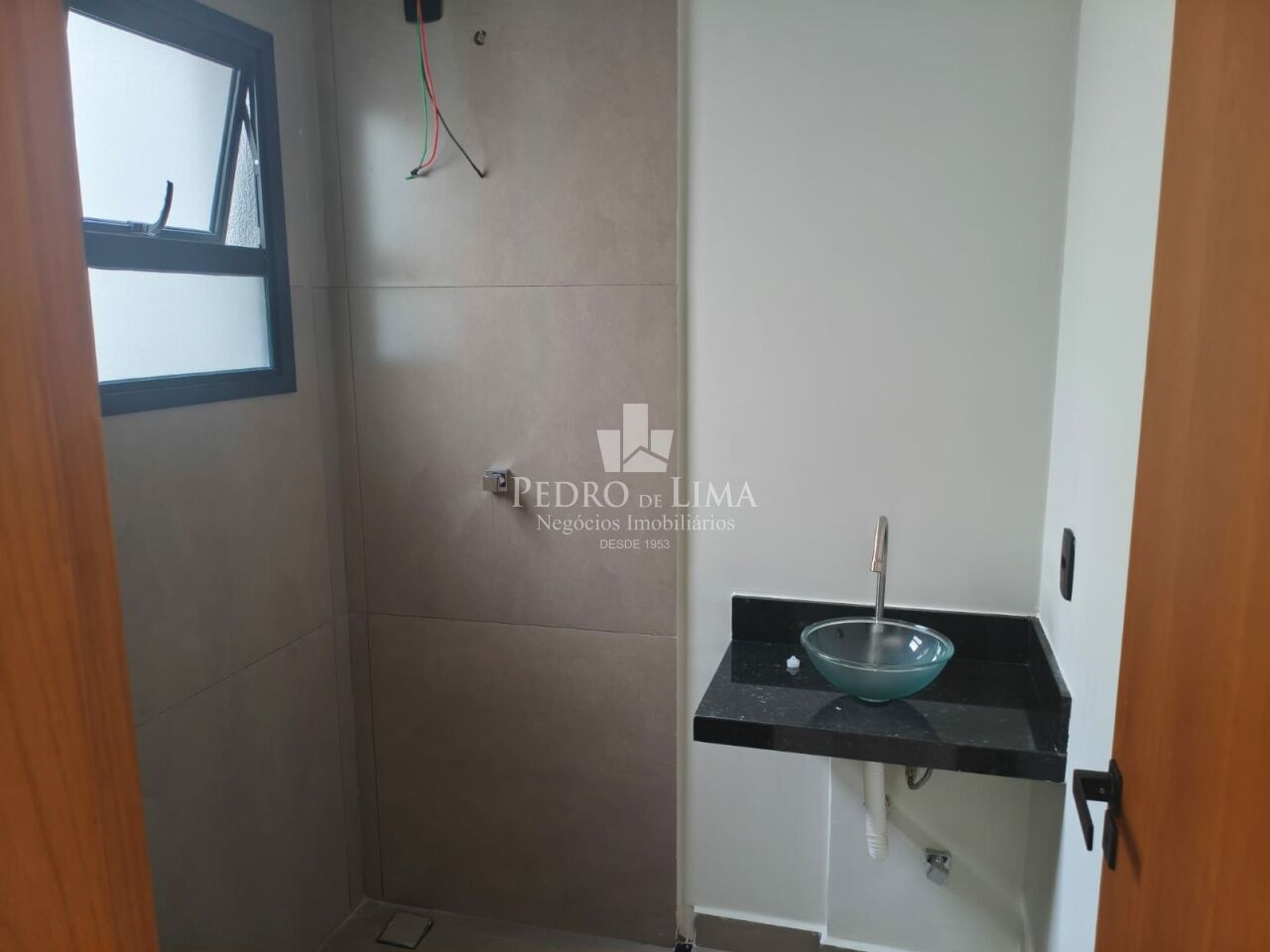 Sobrado NOVO com 4 quartos sendo 1 suíte, 2 vagas e área gourmet na Mooca
