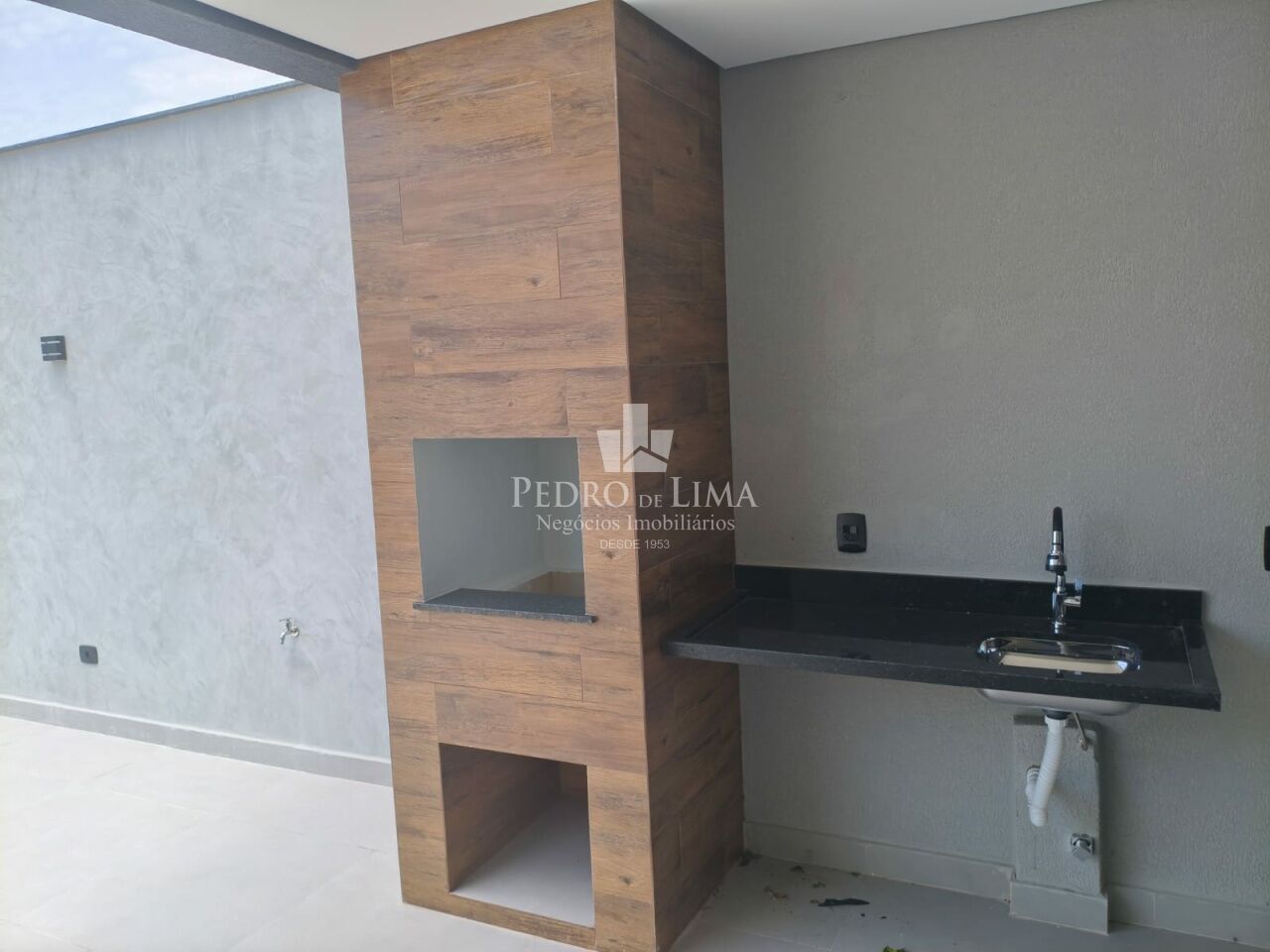 Sobrado NOVO com 4 quartos sendo 1 suíte, 2 vagas e área gourmet na Mooca