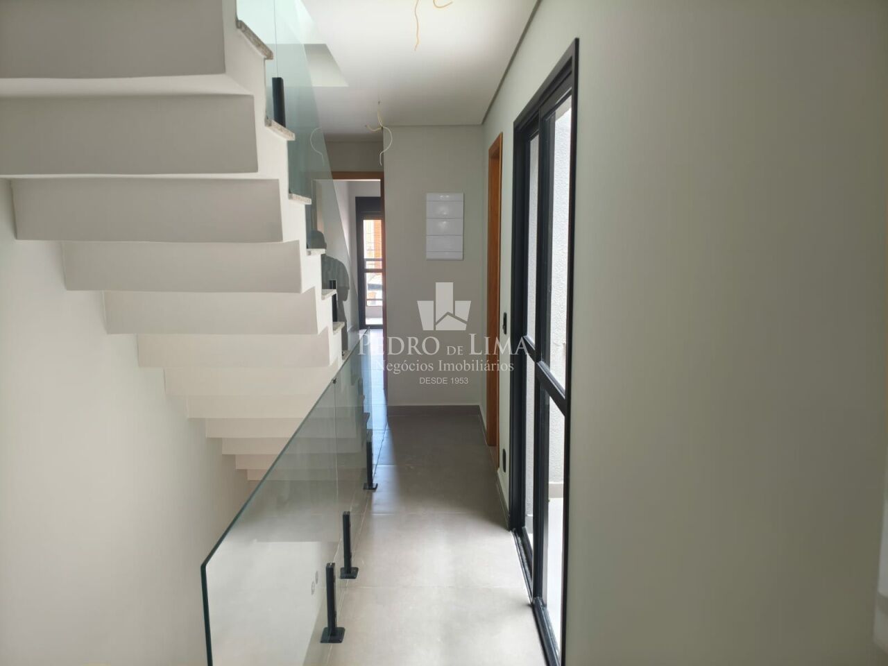 Sobrado NOVO com 4 quartos sendo 1 suíte, 2 vagas e área gourmet na Mooca