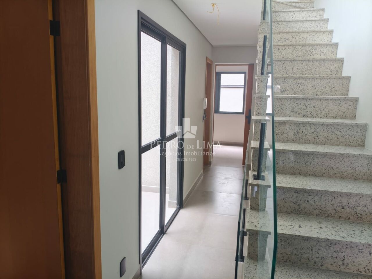 Sobrado NOVO com 4 quartos sendo 1 suíte, 2 vagas e área gourmet na Mooca