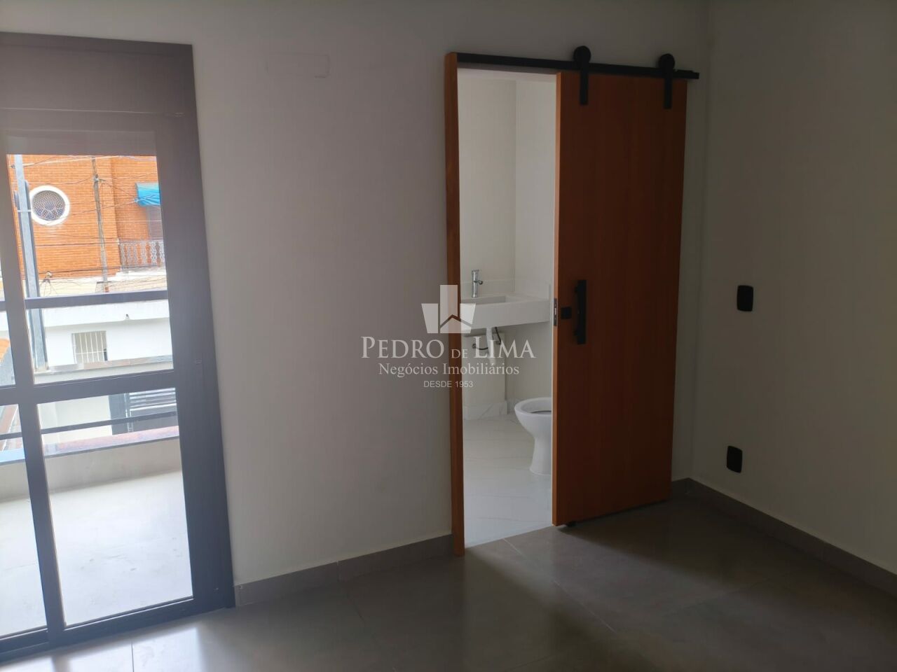 Sobrado NOVO com 4 quartos sendo 1 suíte, 2 vagas e área gourmet na Mooca