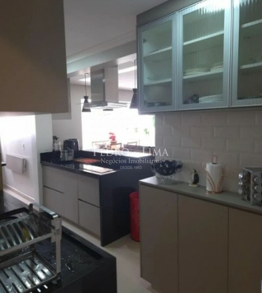 Apartamento 3 suítes, 2 vagas, Condomínio Absoluto.