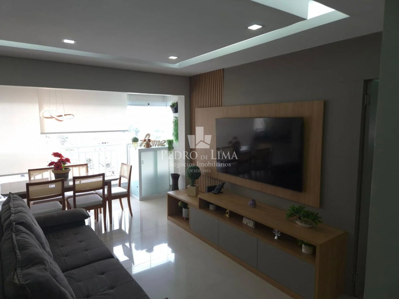 Apartamento 3 suítes, 2 vagas, Condomínio Absoluto.