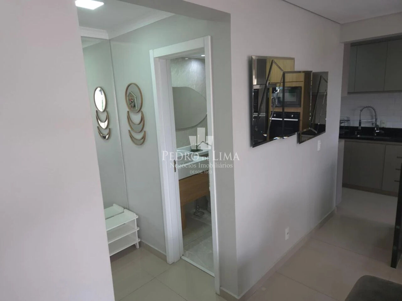 Apartamento 3 suítes, 2 vagas, Condomínio Absoluto.