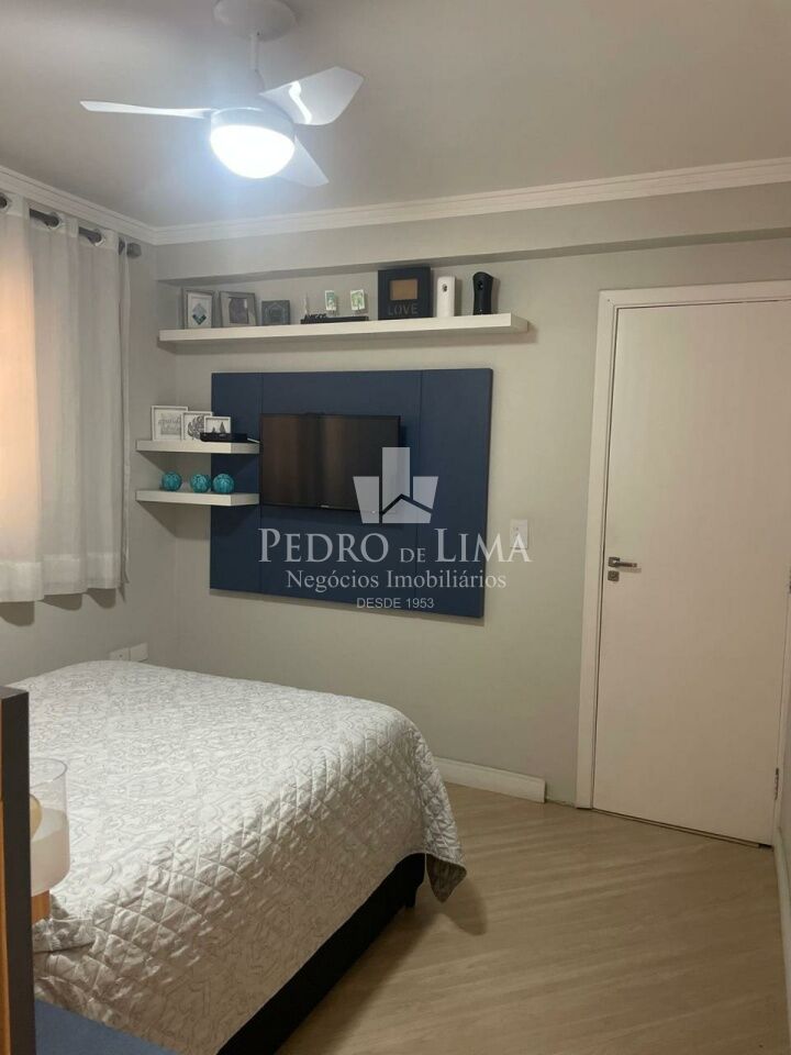 Casa Térrea com Piscina 2 dormitórios sendo 1 suíte 3 banheiros 2 vagas de garagem Vila Antonieta